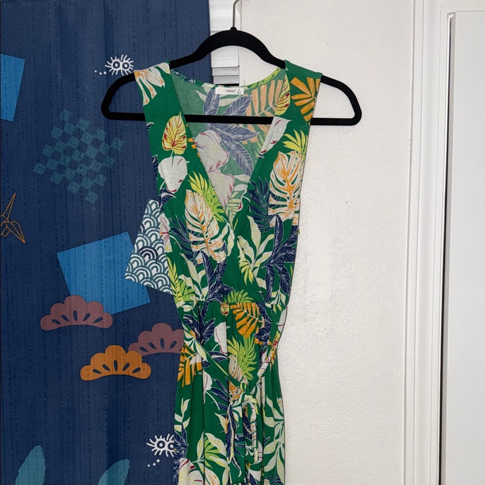 NWOT Tropical Green Sleeveless Dress